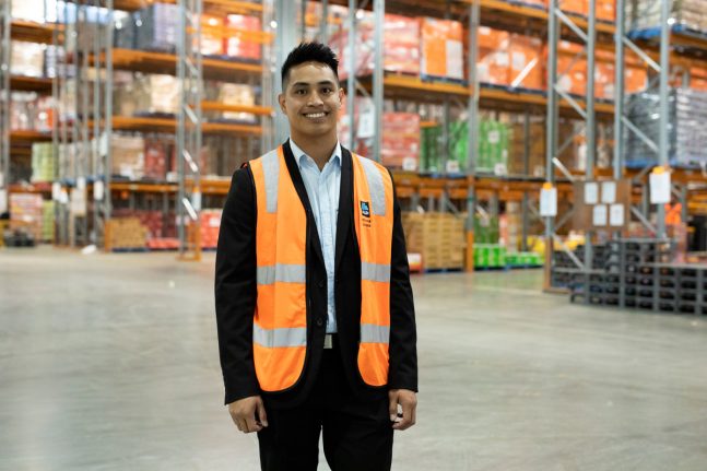 ALDI-employee