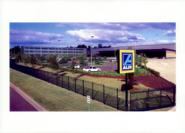 ALDI National office and Minchinbuy distribution centre 2001