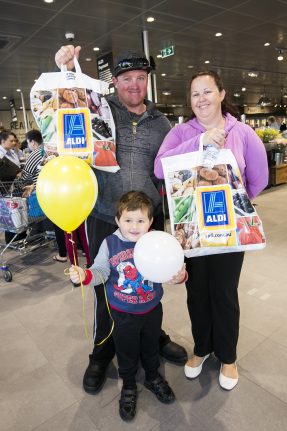 ALDI opens its first store in Western Australia 2016