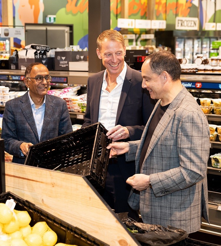 (L-R) Pact Chief Executive Officer, Sanjay Dayal; ALDI Australia Managing Director Buying, Oliver Bongardt; and Pact Non-Executive Chairman, Raphael Geminder.